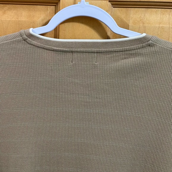 EUC, Claiborne Men’s Sz XXL Tan with Cream Trim V-Neck, Ribbed Short Sleeve Polo - Picture 6 of 9